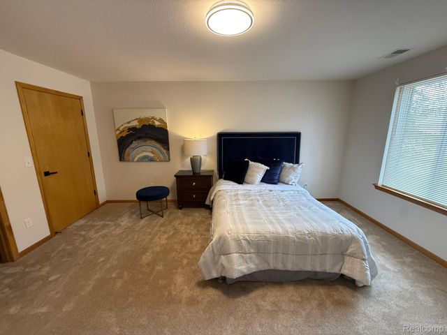 314 MARIGOLD Circle, Westland, MI 48185