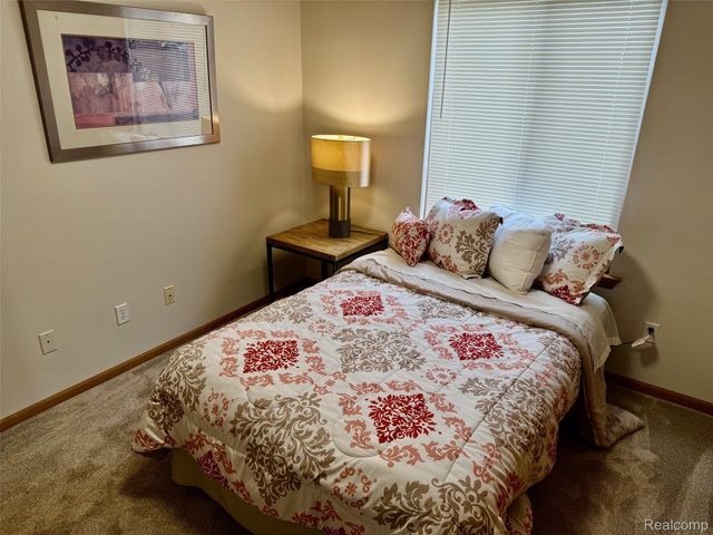 314 MARIGOLD Circle, Westland, MI 48185