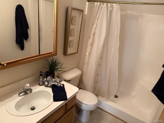 314 MARIGOLD Circle, Westland, MI 48185