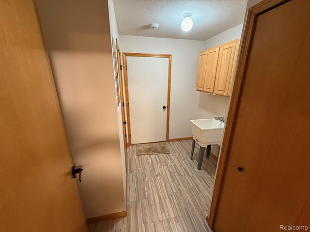 314 MARIGOLD Circle, Westland, MI 48185