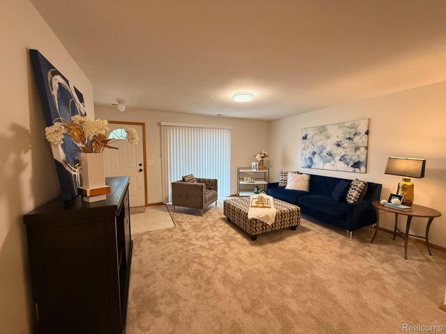 314 MARIGOLD Circle, Westland, MI 48185