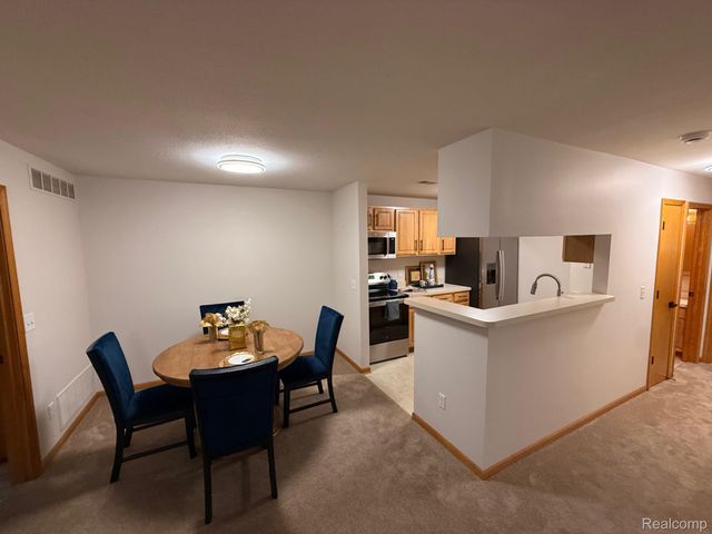 314 MARIGOLD Circle, Westland, MI 48185