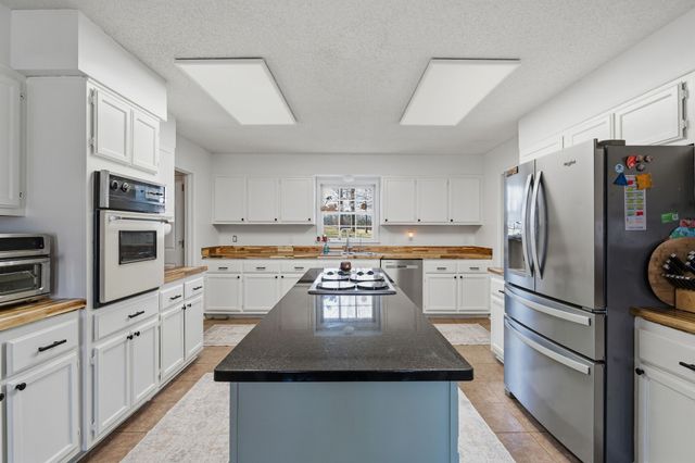 91 Whispering Oaks St, Summertown, TN 38483