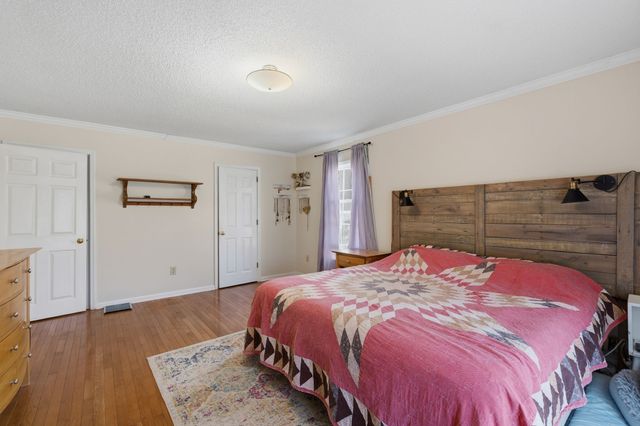 91 Whispering Oaks St, Summertown, TN 38483