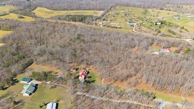 91 Whispering Oaks St, Summertown, TN 38483