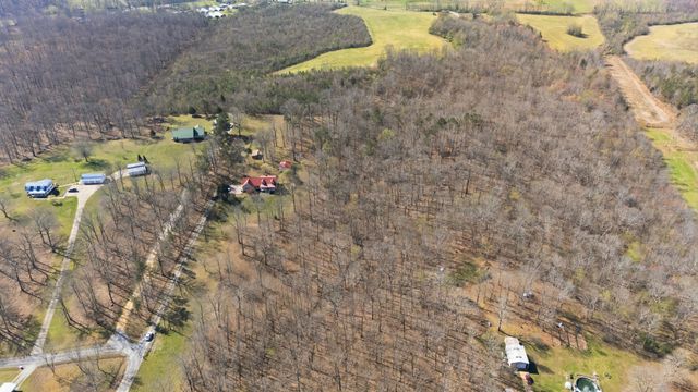 91 Whispering Oaks St, Summertown, TN 38483