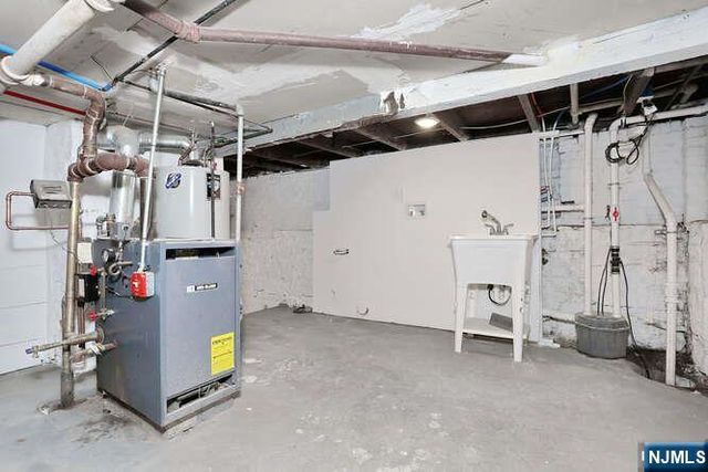 326 Ogden Street, Orange, NJ 07050