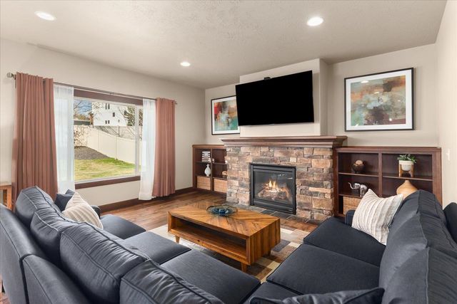 18020 E Daystar Rd, Spokane Valley, WA 99016