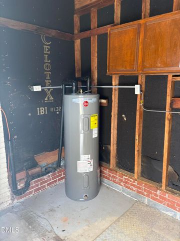 1433 Keswick Drive, Fayetteville, NC 28304