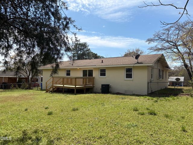 1433 Keswick Drive, Fayetteville, NC 28304