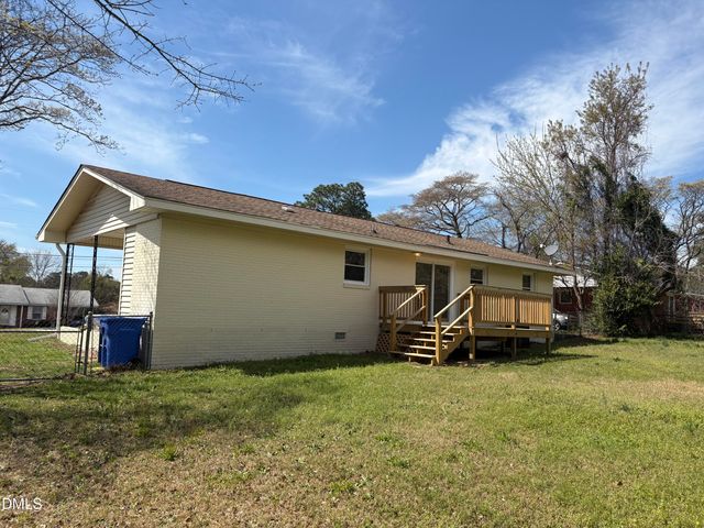 1433 Keswick Drive, Fayetteville, NC 28304