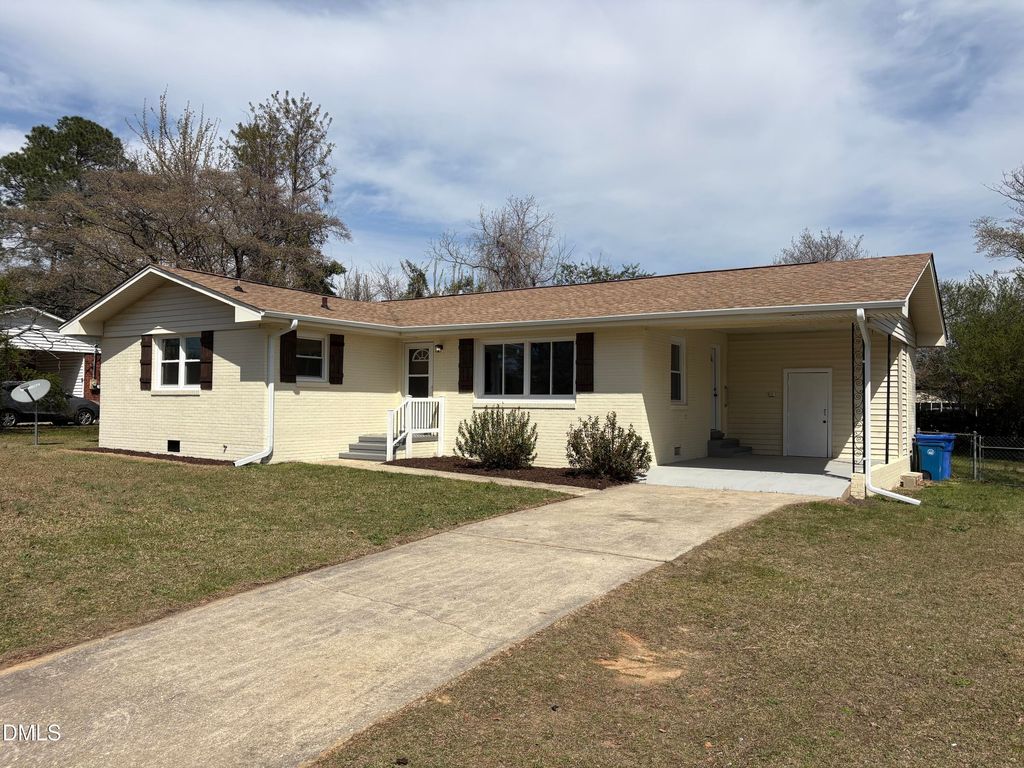 1433 Keswick Drive, Fayetteville, NC 28304