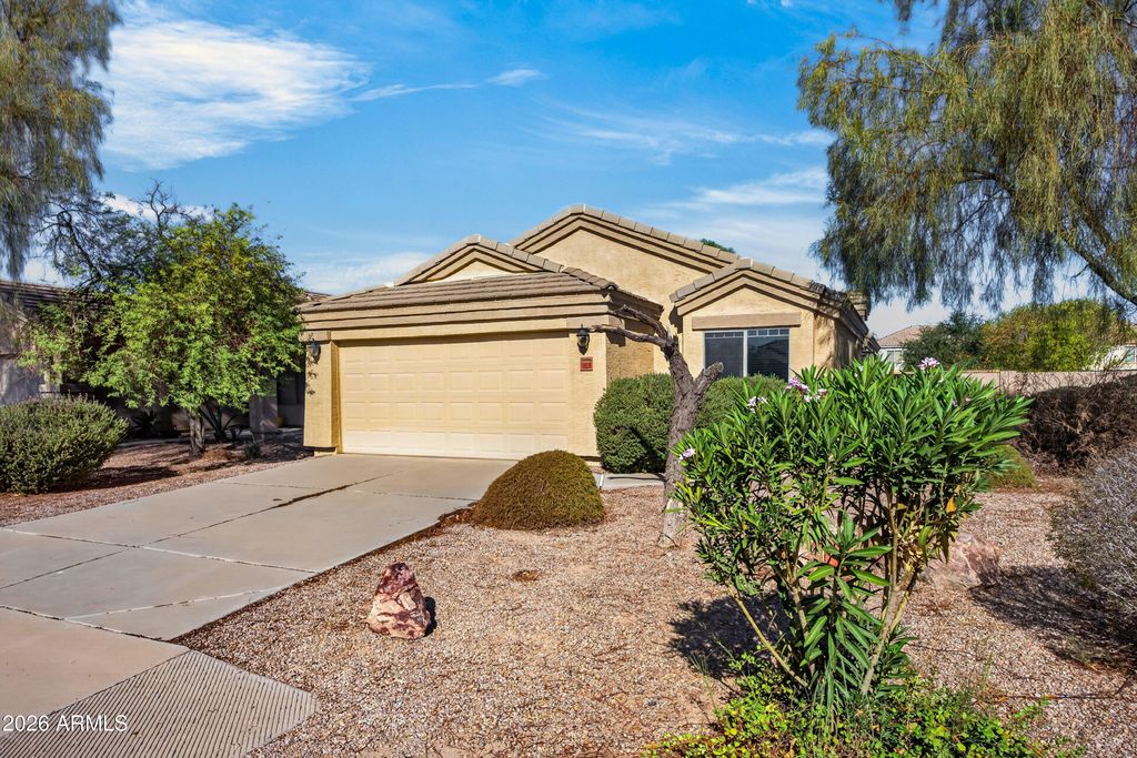 18836 N LOUSANDRA Drive, Maricopa, AZ 85138 — photo 2