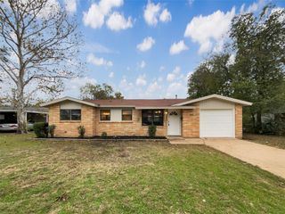 363 Opal Court, Saginaw, TX 76179