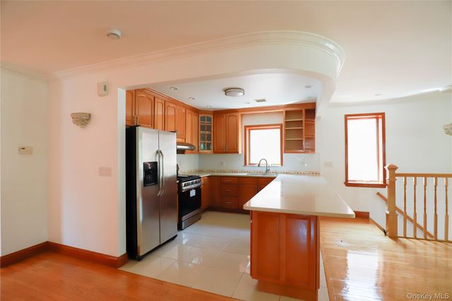 69-73 185th Street 2FL, Fresh Meadows, NY 11365