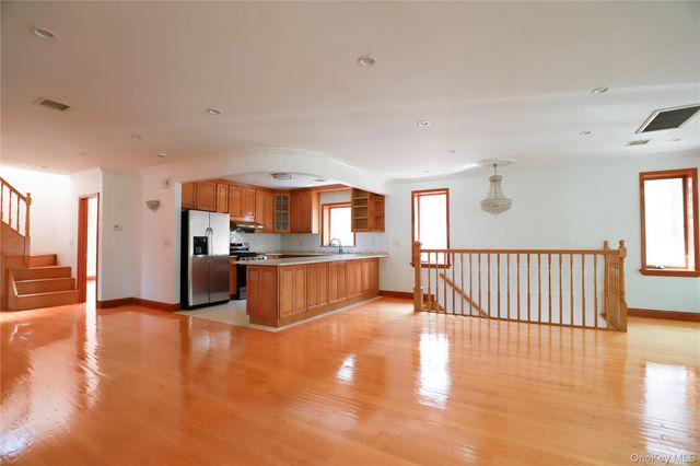 69-73 185th Street 2FL, Fresh Meadows, NY 11365