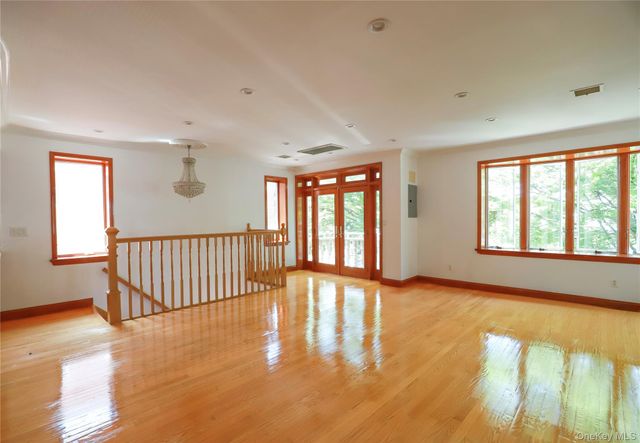 69-73 185th Street 2FL, Fresh Meadows, NY 11365