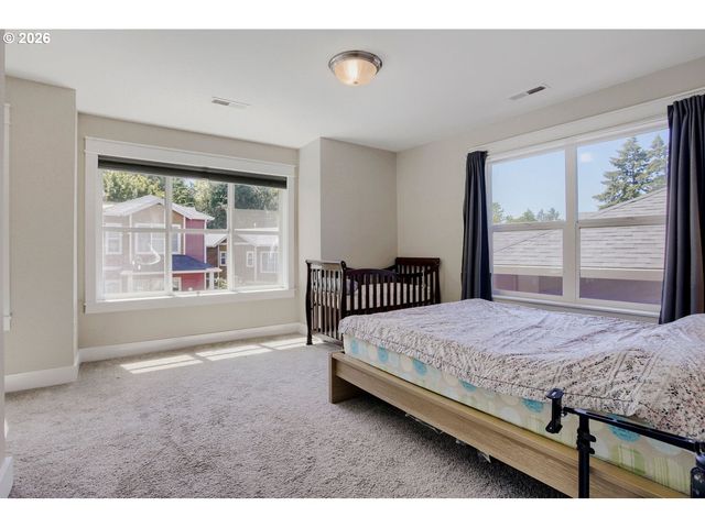 5117 Sw SHATTUCK Rd, Portland, OR 97221