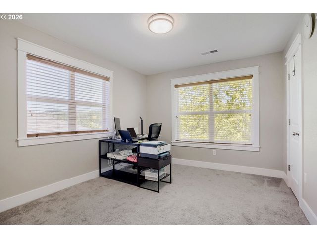 5117 Sw SHATTUCK Rd, Portland, OR 97221
