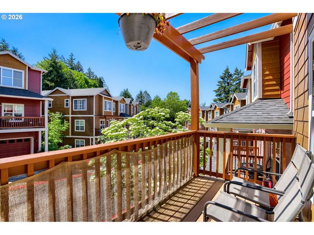 5117 Sw SHATTUCK Rd, Portland, OR 97221