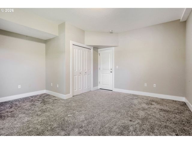 5117 Sw SHATTUCK Rd, Portland, OR 97221