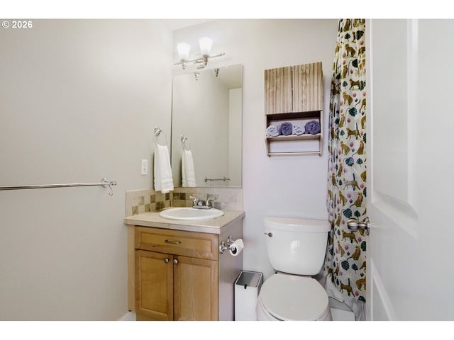 5117 Sw SHATTUCK Rd, Portland, OR 97221