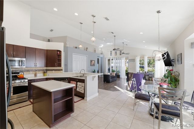 1733 W Caroline Path, Lecanto, FL 34461