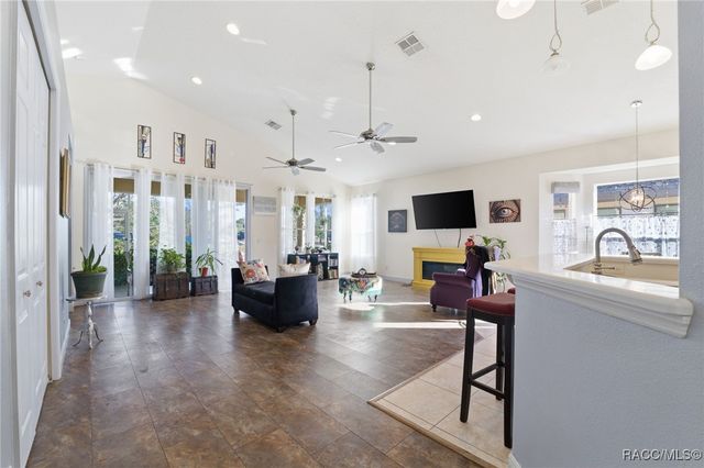 1733 W Caroline Path, Lecanto, FL 34461