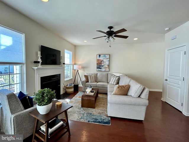 38 CLEMENT CT, Downingtown, PA 19335