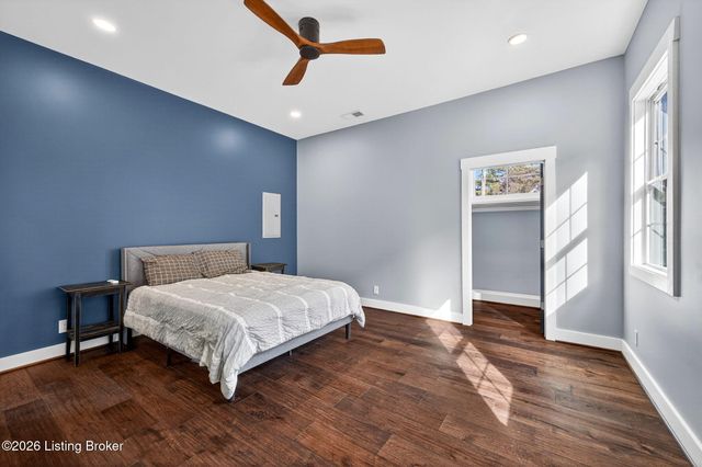 914 Ash St, Louisville, KY 40217