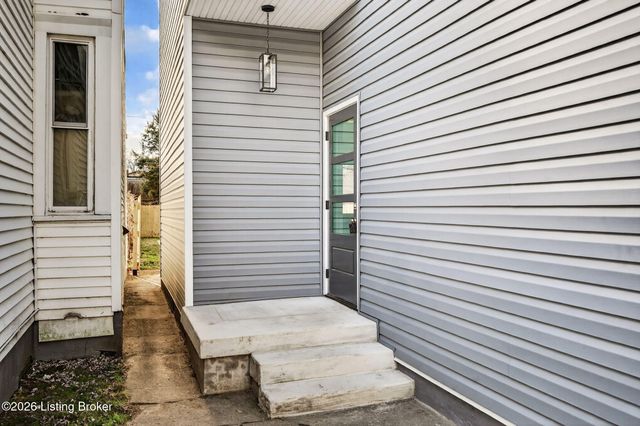 914 Ash St, Louisville, KY 40217