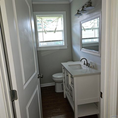 406 Dauphine St, Houma, LA 70360