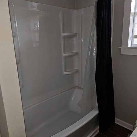 406 Dauphine St, Houma, LA 70360