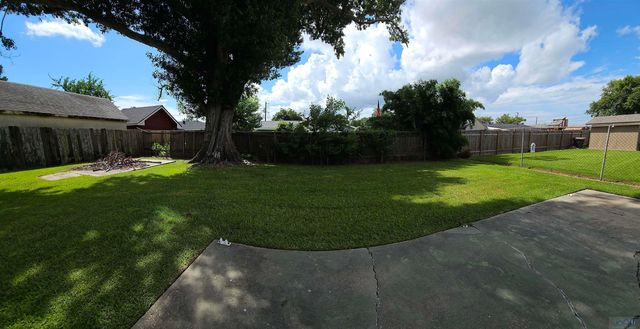 406 Dauphine St, Houma, LA 70360