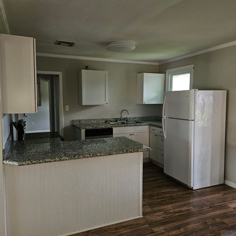 406 Dauphine St, Houma, LA 70360