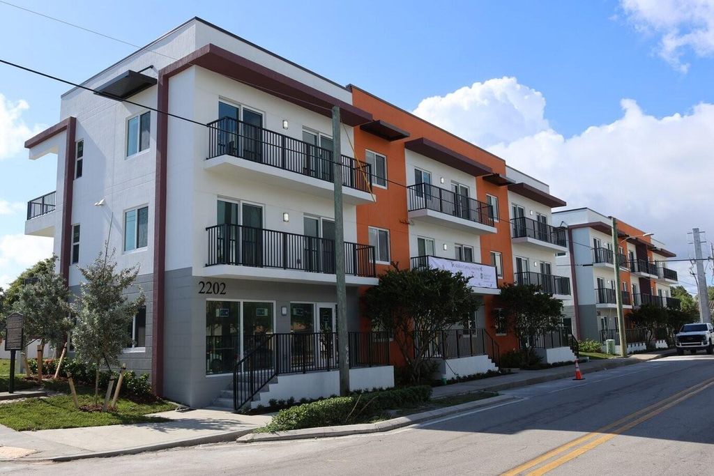 2202 N Tamarind Avenue 202, West Palm Beach, FL 33407