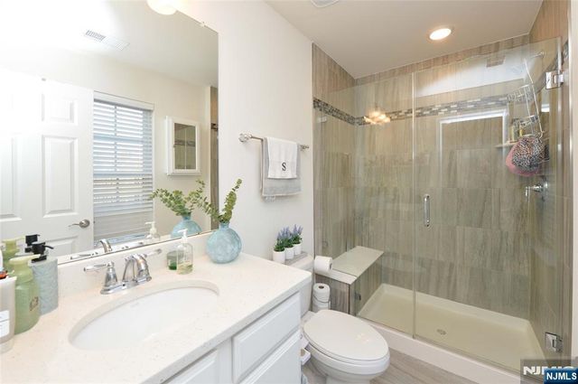 80 Landmark Lane, Fair Lawn, NJ 07410