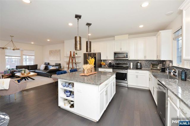 80 Landmark Lane, Fair Lawn, NJ 07410