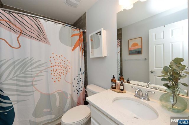 80 Landmark Lane, Fair Lawn, NJ 07410