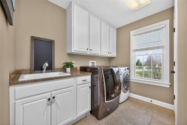 295 Hampton Place, Xenia Twp, OH 45385