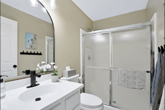 6517 Sussex Drive, Zionsville, IN 46077