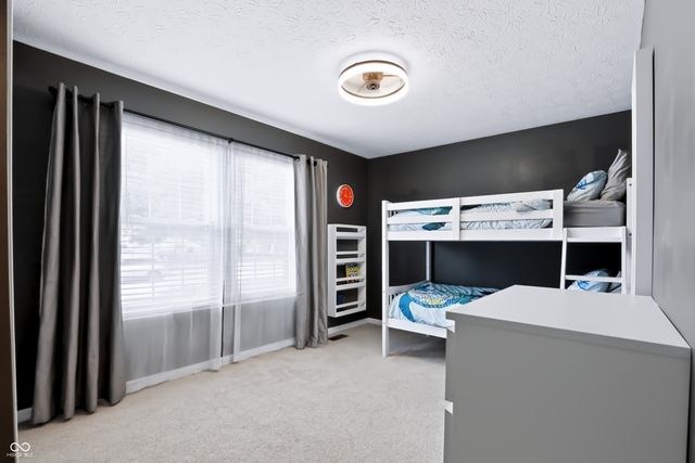 6517 Sussex Drive, Zionsville, IN 46077