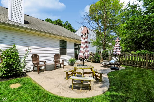 6517 Sussex Drive, Zionsville, IN 46077
