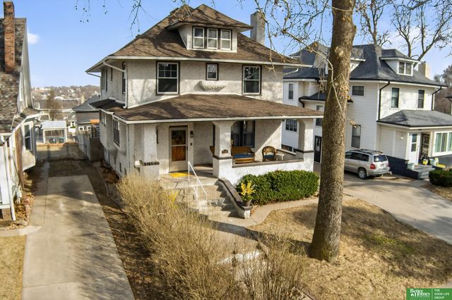 2327 Hanscom Boulevard, Omaha, NE 68105