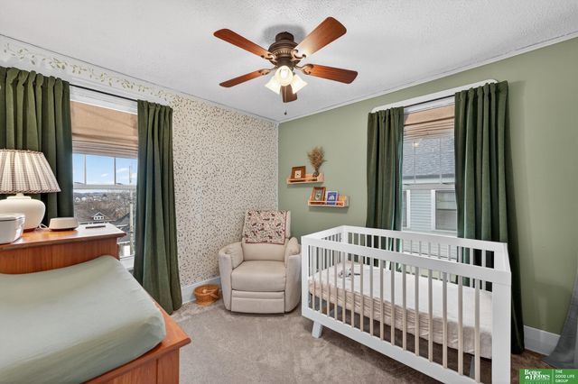 2327 Hanscom Boulevard, Omaha, NE 68105