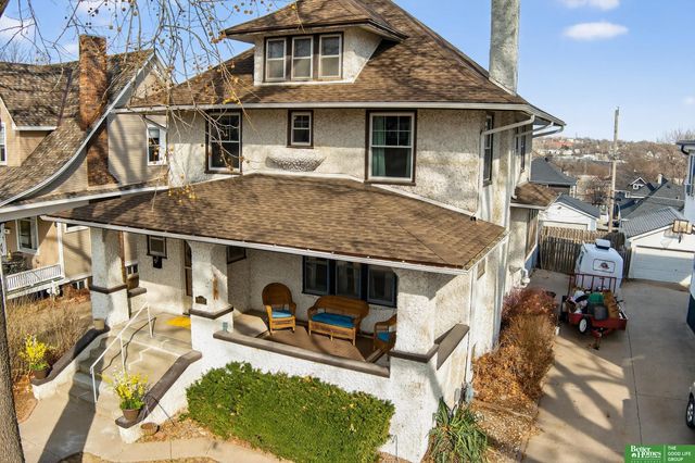 2327 Hanscom Boulevard, Omaha, NE 68105