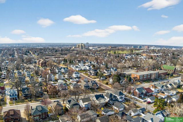 2327 Hanscom Boulevard, Omaha, NE 68105