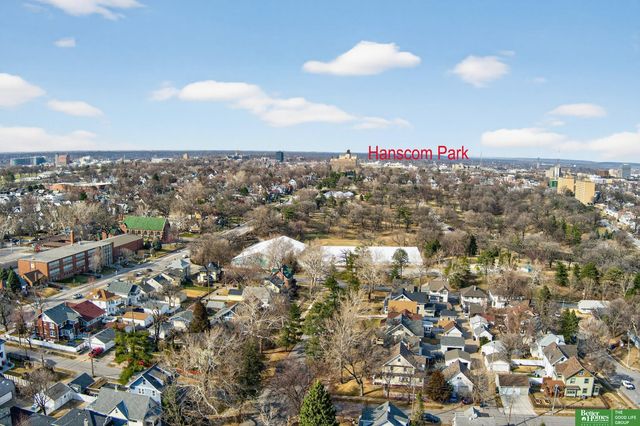 2327 Hanscom Boulevard, Omaha, NE 68105