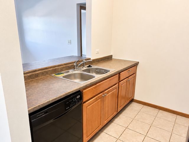 1343 Cunat Court 3F, Lake In The Hills, IL 60156