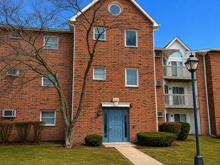 1343 Cunat Court 3F, Lake In The Hills, IL 60156